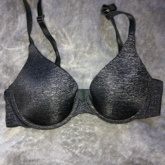 4 VS PINK bras and 3 Victoria Secret bras - Picture 7 of 8